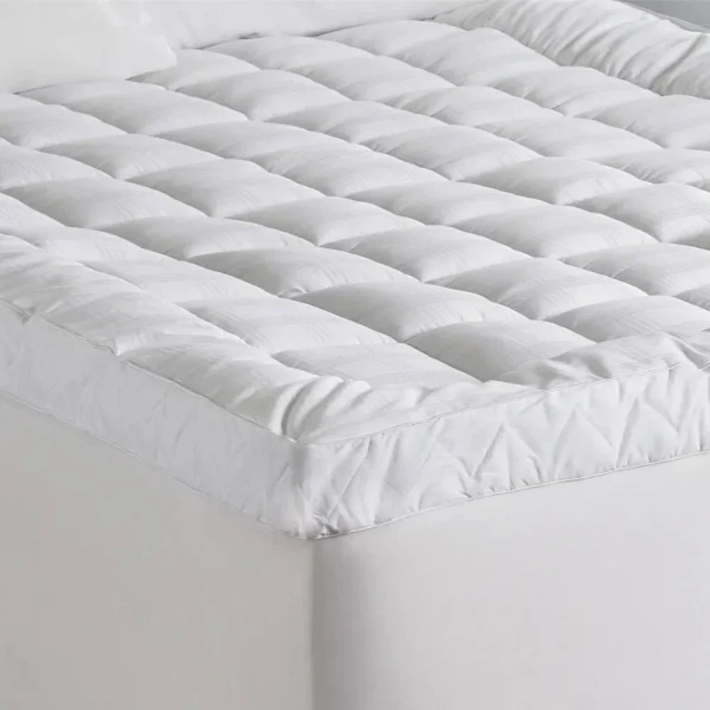 Live Comfortably Classics Cuddlebed Mattress Topper, NWT